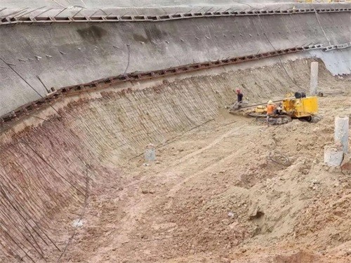 龙南基坑边坡加固